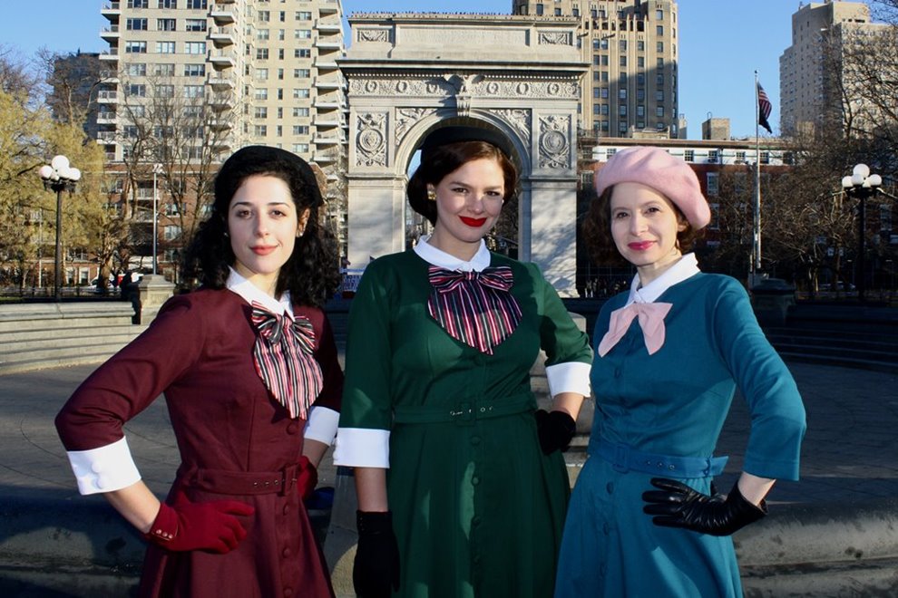 Guides in WSP vintage Entertain Tours